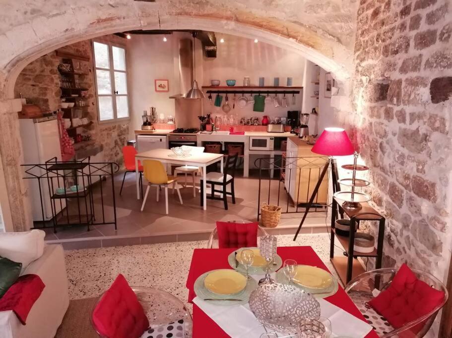 La Maison D'Helene & Antoine A Bonnieux XII Siecle Dış mekan fotoğraf